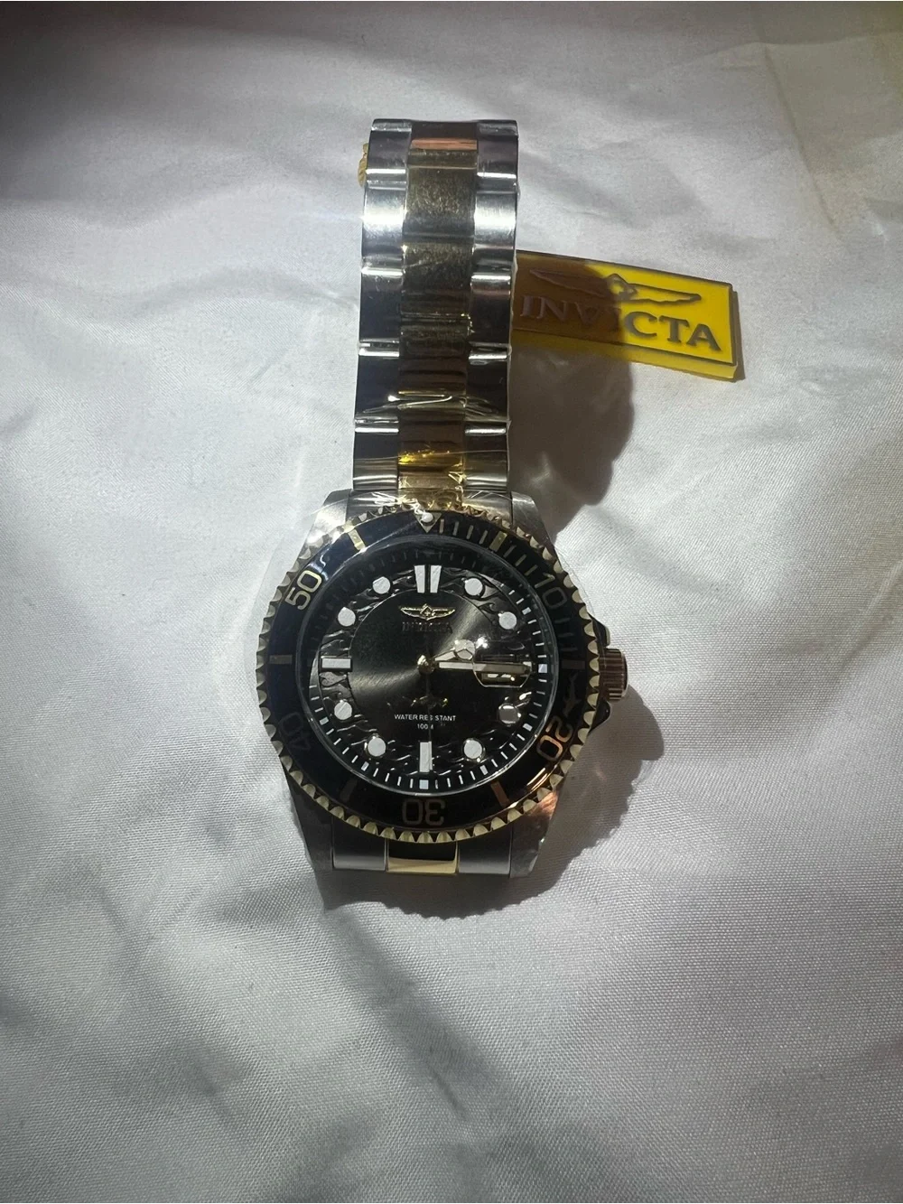 Invicta Pro Diver 30023 Men’s Watch Two-Tone Gold/Silver Black Dial 100M – New